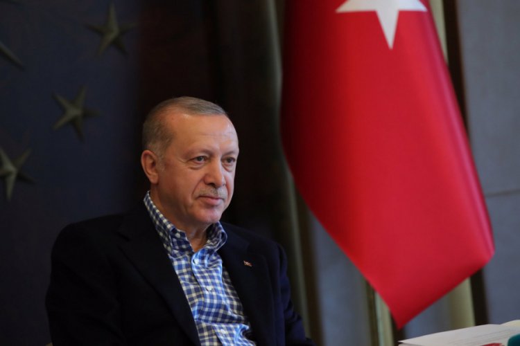 Cumhurbaşkanı Erdoğan, milli futbolcularla g&ouml;r&uuml;şt&uuml;