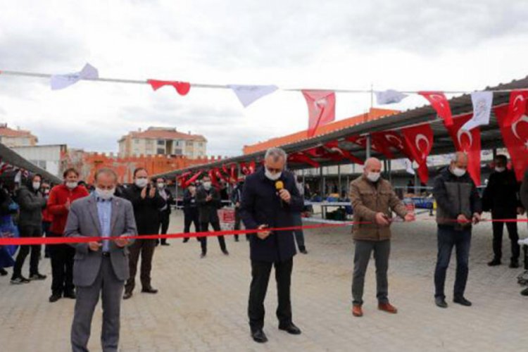 Sosyal mesafeli pazar a&ccedil;ılışı