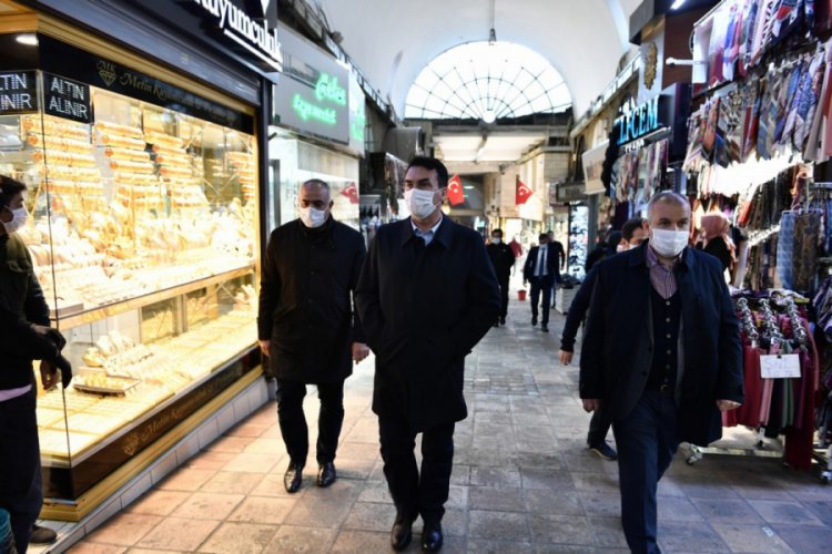 Bursa Osmangazi Belediye Başkanı D&uuml;ndar'dan &ccedil;arşı esnafına moral ziyareti