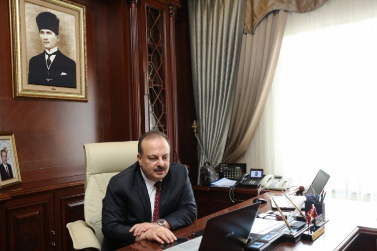 Bursa Valisi Canbolat'tan video konferans ile "23 Nisan" kutlaması