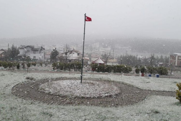 Nisan ayında kar s&uuml;rprizi!