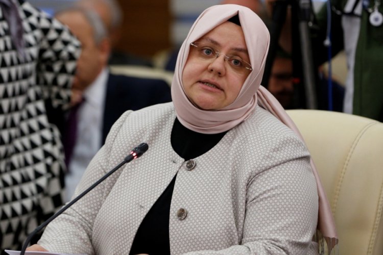 Bakan Sel&ccedil;uk'tan &uuml;cretsiz izne ayrılanlara ilişkin a&ccedil;ıklama