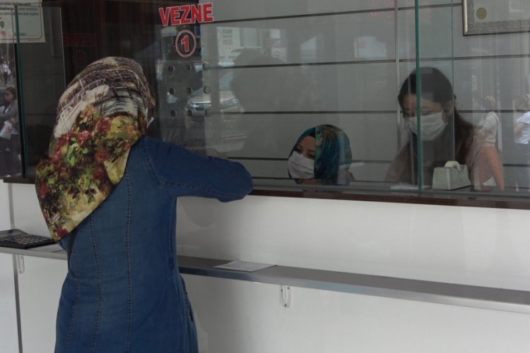Vatandaş d&ouml;viz b&uuml;rolarına koştu