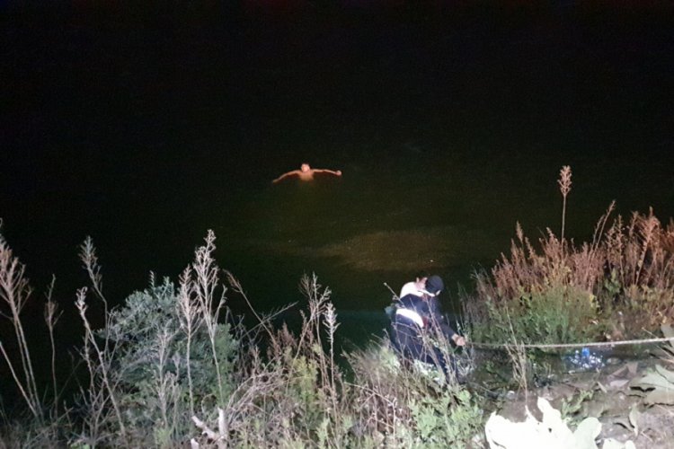 Aydın'da otomobil baraj g&ouml;letine u&ccedil;tu