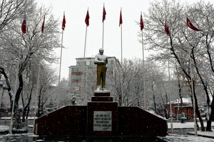 Ardahan'da 23 Nisan'da kar s&uuml;rprizi