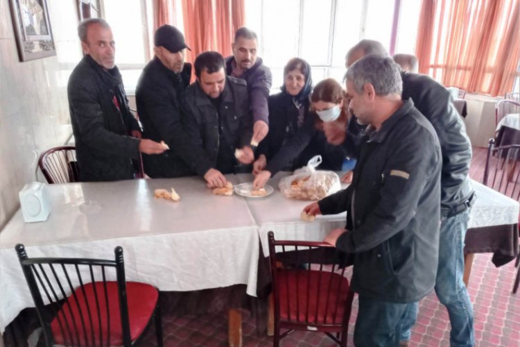 &Ccedil;alışmak i&ccedil;in geldikleri T&uuml;rkiye'de mahsur kaldılar