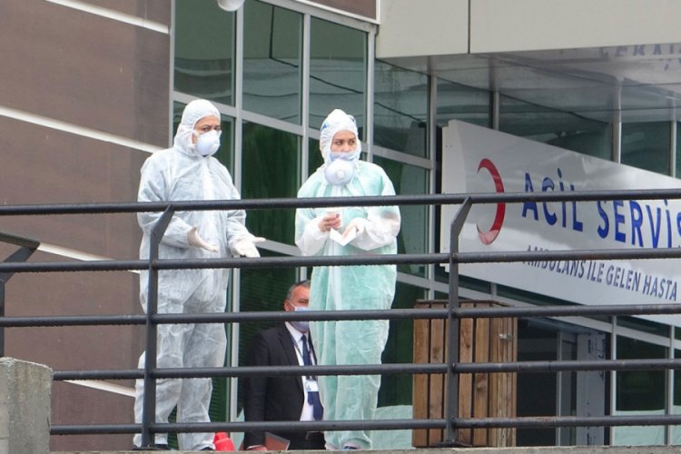 "Toplumun y&uuml;zde 60'ı enfekte olana kadar vir&uuml;s&uuml;n yayılma potansiyeli var"