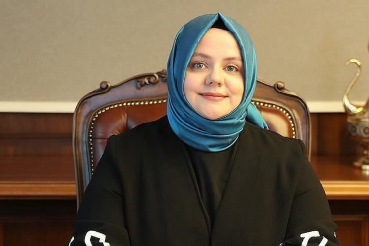 Bakan Zehra Z&uuml;mr&uuml;t Sel&ccedil;uk'tan 23 Nisan mesajı
