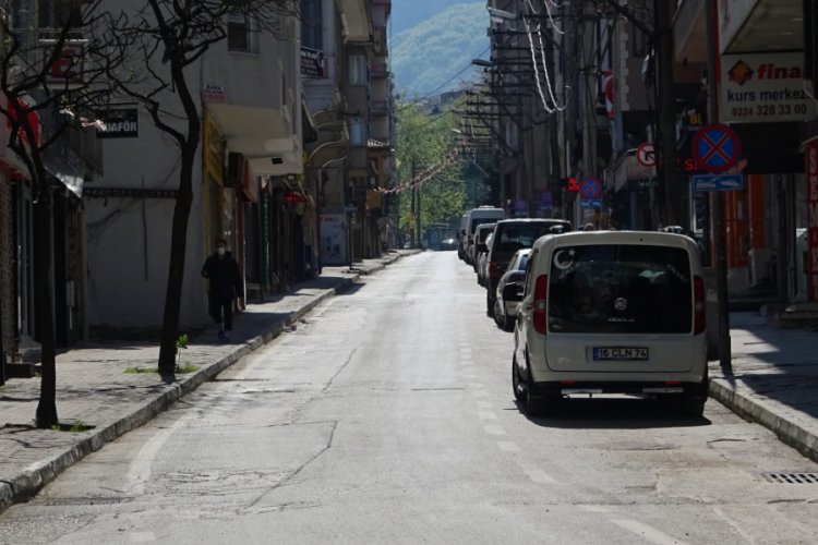 Bursa yasağın ardından sessizliğe b&uuml;r&uuml;nd&uuml;