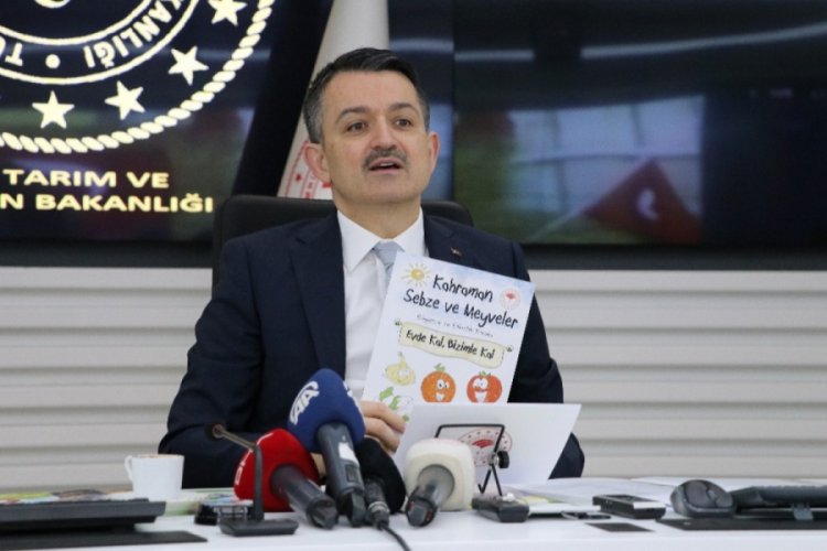 Bakan Pakdemirli &ccedil;ift&ccedil;i &ccedil;ocukların bayramını kutladı