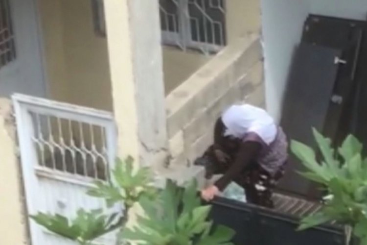 Oğlu kapıyı kilitledi, 75 yaşındaki kadın duvardan atlayarak sokağa &ccedil;ıktı
