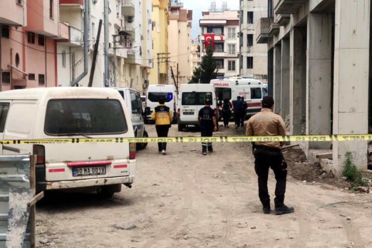 10 katlı inşaattan d&uuml;şen iş&ccedil;i &ouml;ld&uuml;