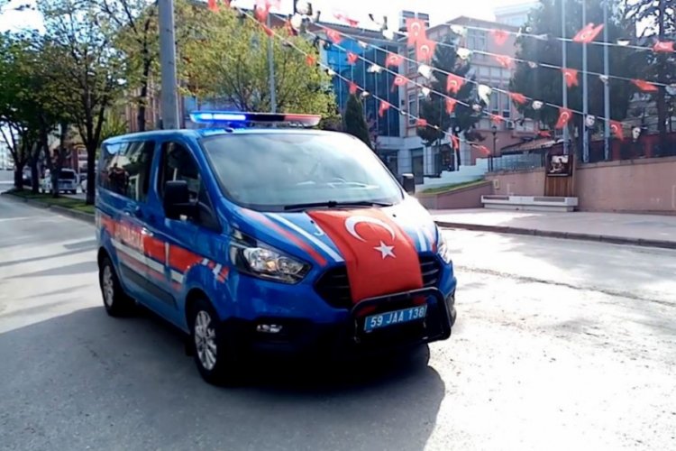 Tekirdağ'da jandarmadan megafonlu kutlama