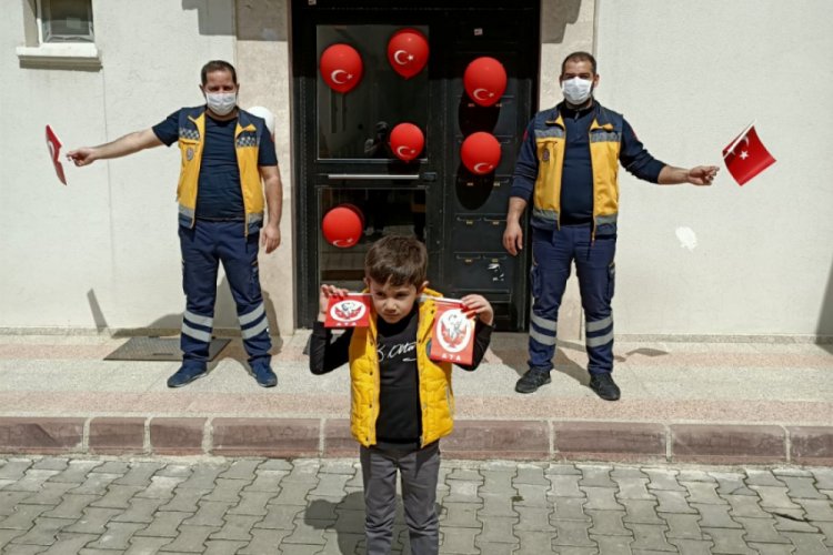 Sağlık&ccedil;ıdan oğlu i&ccedil;in 23 Nisan etkinliği