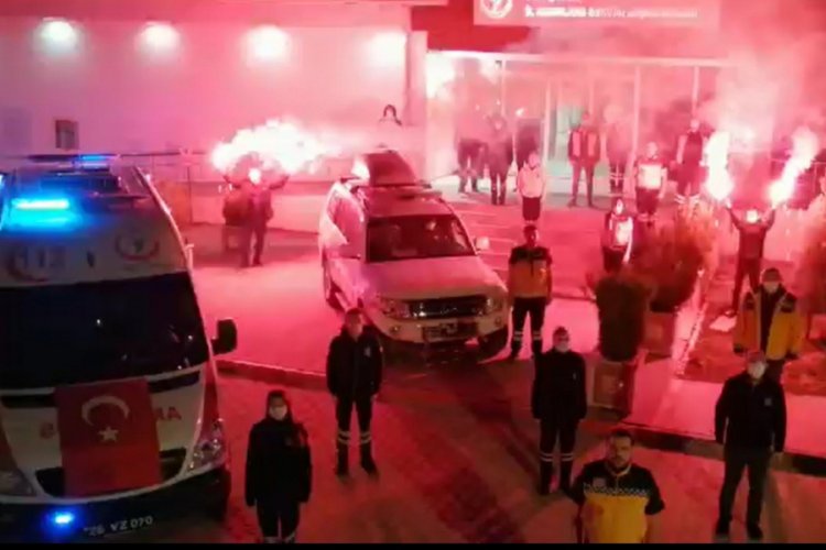 112 personeli bu kez 'Ulusal Egemenliği' kutlamak i&ccedil;in dışarı &ccedil;ıktı
