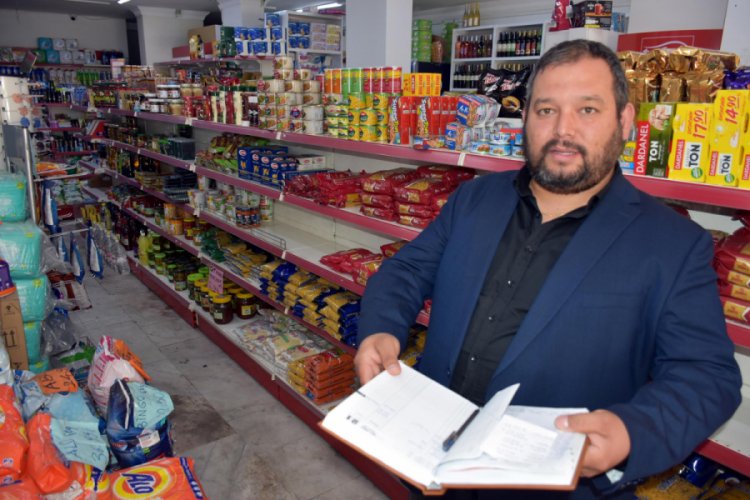 Bakkal, m&uuml;şterilerinin 6 bin lira borcunu sildi
