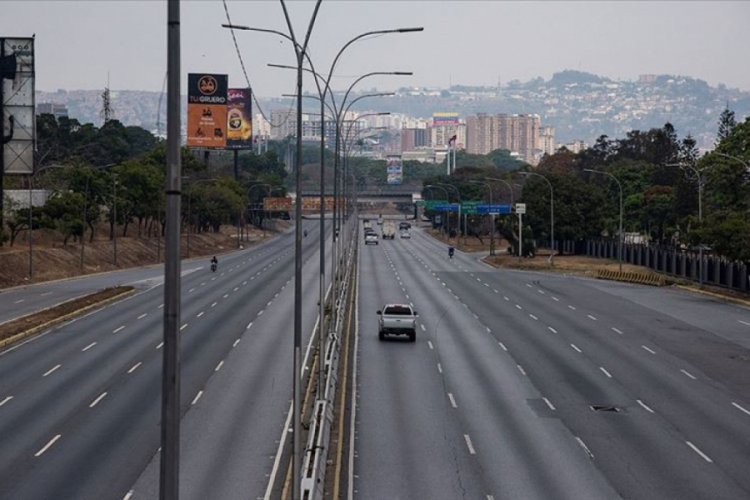 Venezuela akaryakıtsız kalmamak i&ccedil;in İran'dan yardım istedi