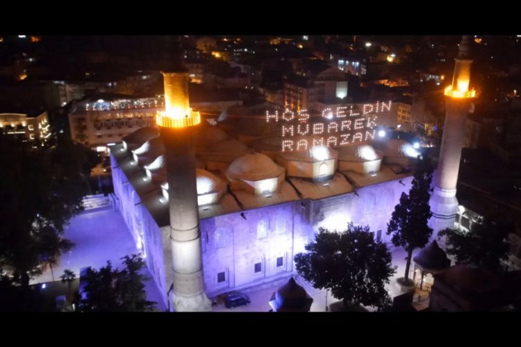Bursa B&uuml;y&uuml;kşehir Belediye Başkanı Aktaş'dan duygulandıran Ramazan klibi