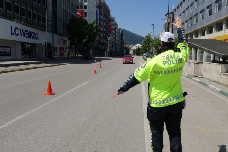 Bursa'da markete gittiğini s&ouml;yleyen s&uuml;r&uuml;c&uuml;ye 3 bin 150 lira ceza