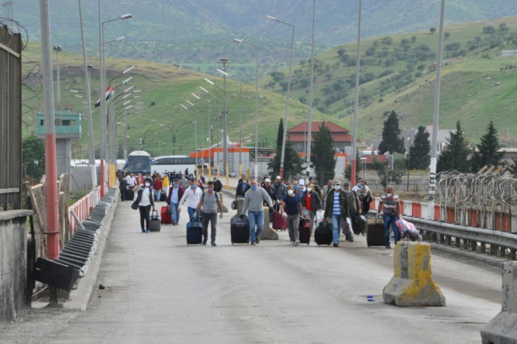 Irak'ta bulunan 135 T&uuml;rk yurda giriş yaptı