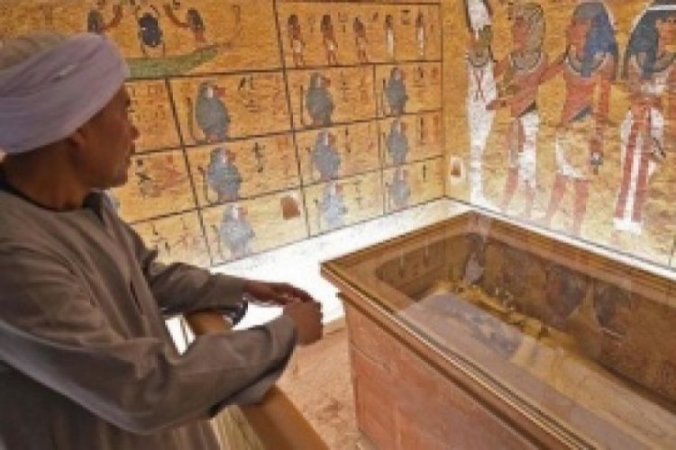 Firavunlar d&ouml;nemine ait 1600 yıllık tabut bulundu