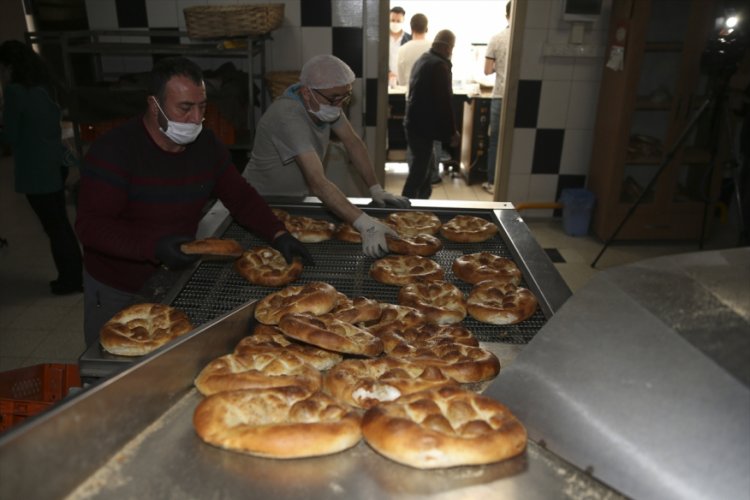 İftara saatler kala pide yapımı sona erdi