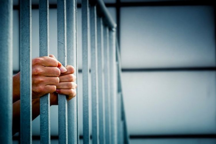 Ev hapsi isteyen mahkumlar ayaklandı