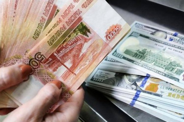 "Rus ekonomisi g&uuml;nde 100 milyar ruble kaybediyor"