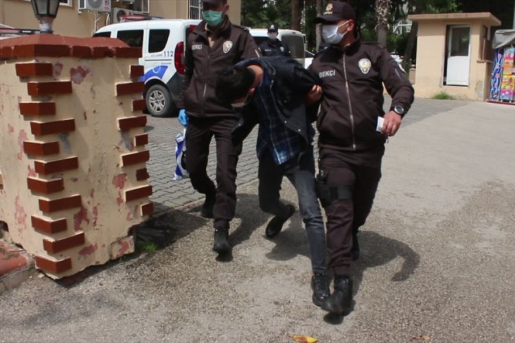 Kendisini sahte kimlikle polis olarak tanıtan ş&uuml;pheli yakalandı