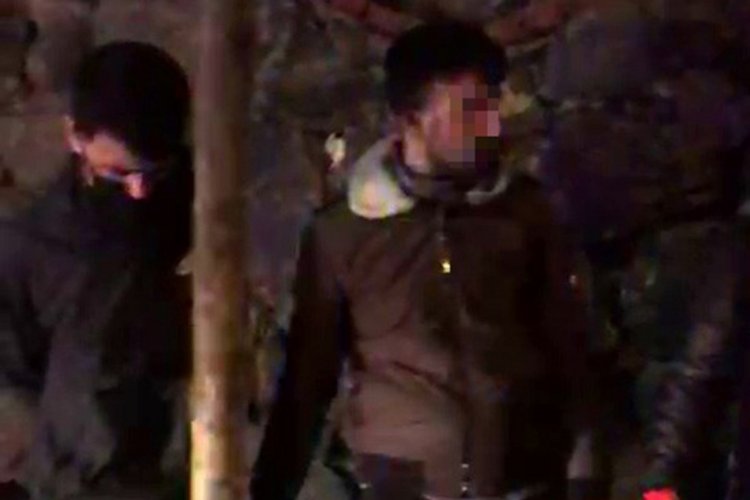 &Ccedil;amurlu plakalı ara&ccedil;la ka&ccedil;an hırsızlar yakalandı
