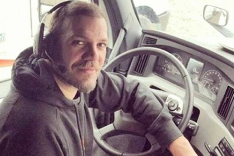 Tolga Karel: "Koronavir&uuml;s nedeniyle hayatını kaybeden 12 kişinin cesedini taşıdım"