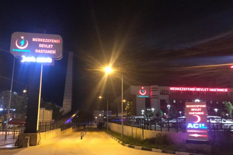 Hastaneden ka&ccedil;maya &ccedil;alışan kişi d&ouml;rd&uuml;nc&uuml; kattan atlayınca &ouml;ld&uuml;