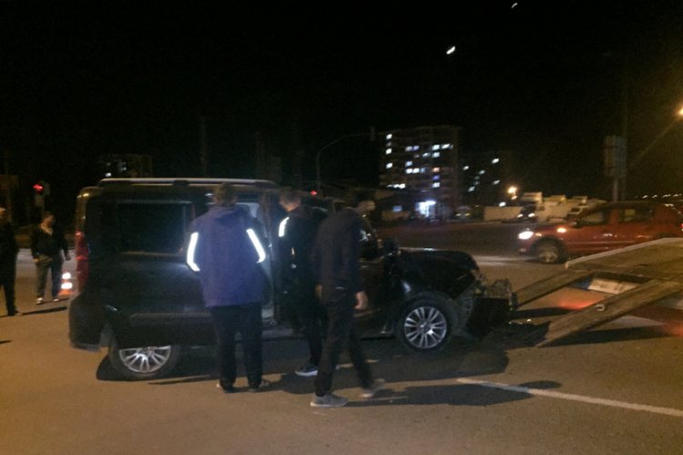 Hasta taşıyan ambulans kaza yaptı