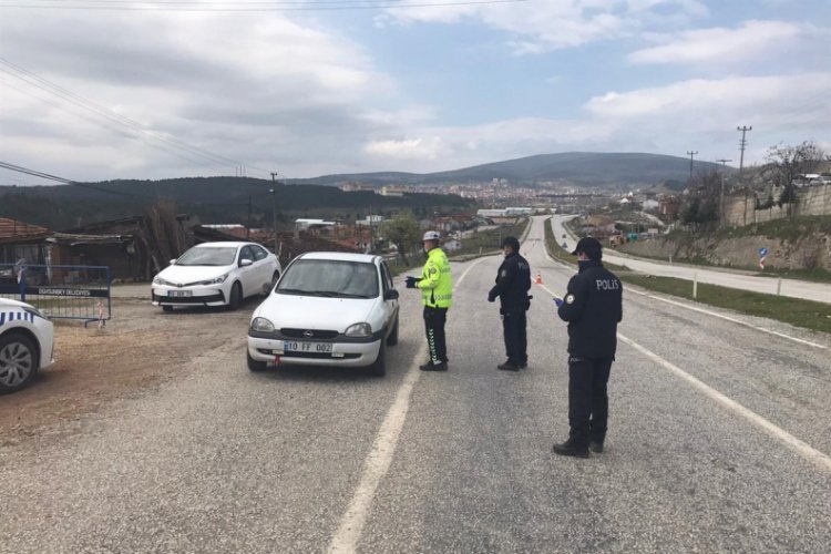 Balıkesir'de sokağa &ccedil;ıkan 625 kişiye ceza kesildi