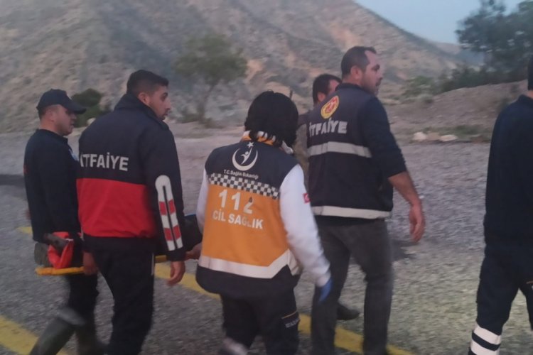 Dağda mahsur kalan 3 kişi kurtarıldı