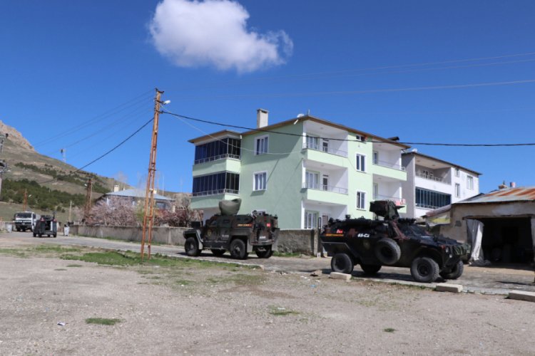 Van'da bir &ccedil;ift koronavir&uuml;se yakalandı, 2 sokak karantinaya alındı