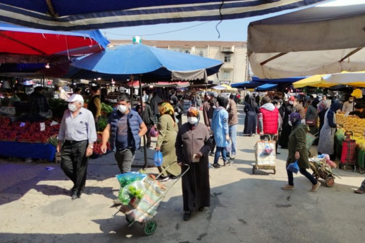 Bursa'da yasak sonrası pazarlarda yoğunluk yaşandı