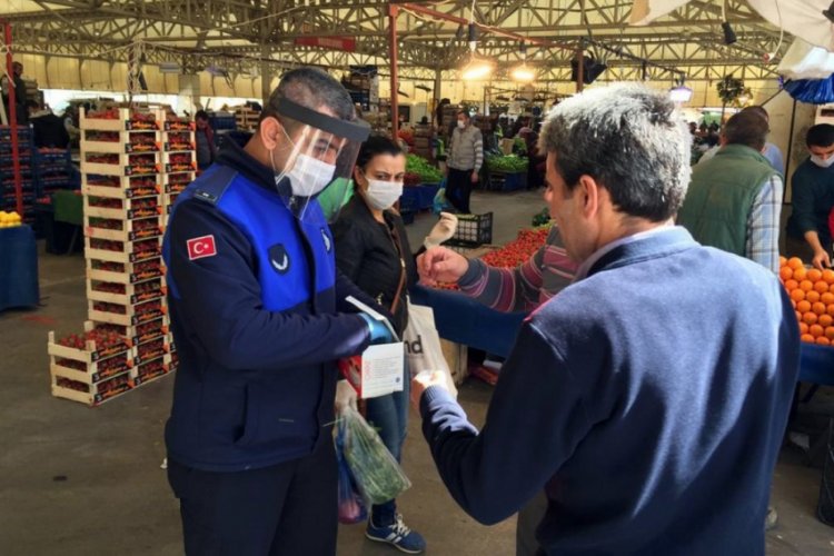 Bursa'da pazar yerlerinde koronavir&uuml;s tedbirleri &uuml;st seviyede