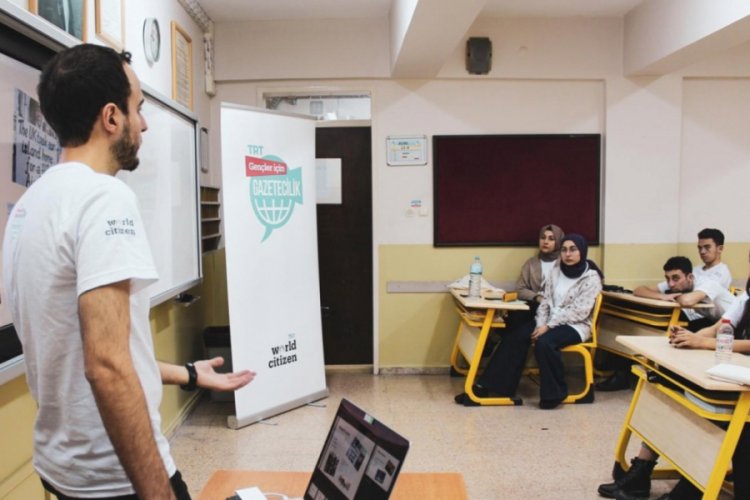 TRT'nin 'Gen&ccedil;ler i&ccedil;in Gazetecilik' projesi online eğitimlerine başladı