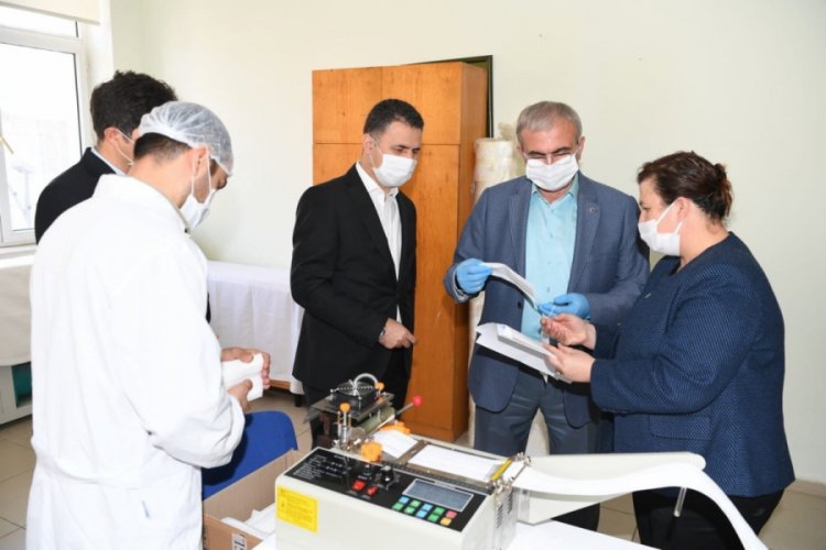 Antalya'da 3 milyon 700 bin maske dağıttı