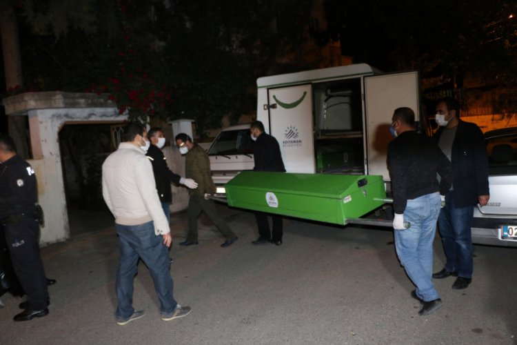 Yalnız yaşayan kadın evde &ouml;l&uuml; bulundu