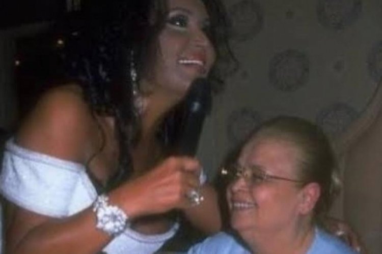 Bülent Ersoy'un annesi hayatını kaybetti 