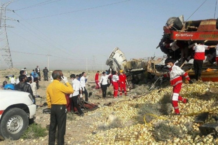 İran'daki feci kazada 12 kişi hayatını kaybetti