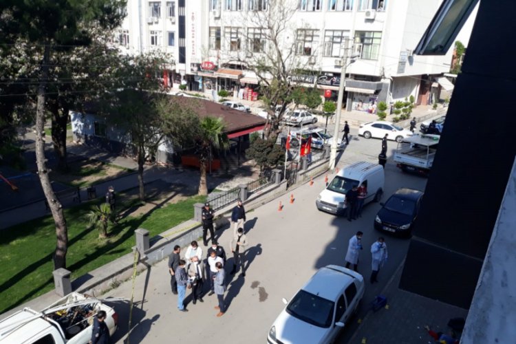 Husumetli iki aile arasında silahlar &ccedil;ekildi