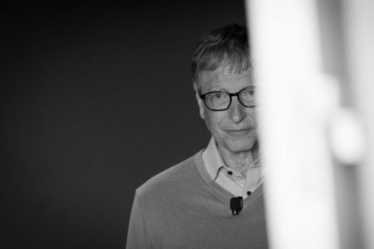 Bill Gates: "D&uuml;nya bir veya iki yılda normal yaşama d&ouml;nemez"