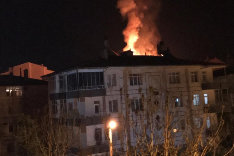 &Ccedil;atı yangını korkuttu