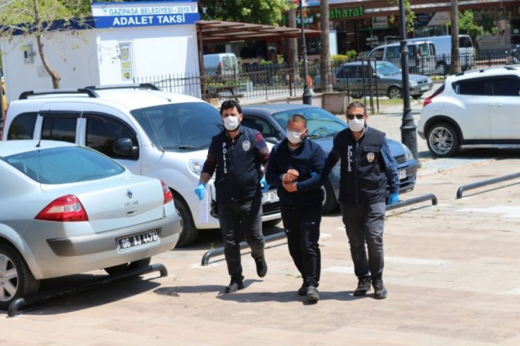 Cezaevi firarisi tekne &ccedil;alıp market soydu
