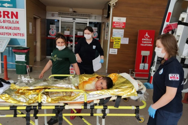 Bursa'da annesinin otomobilde bıraktığı &ccedil;ocuk, &ccedil;ıkan yangında ağır yaralandı