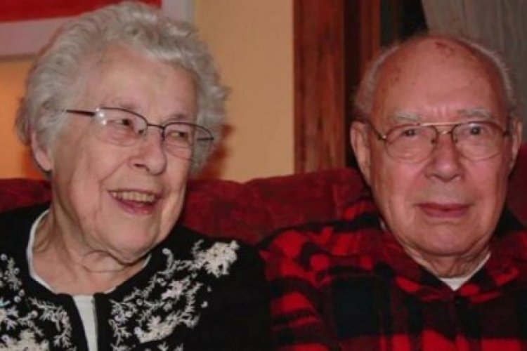 73 yıllık evli &ccedil;ift 6 saat arayla koronavir&uuml;se yenik d&uuml;şt&uuml;