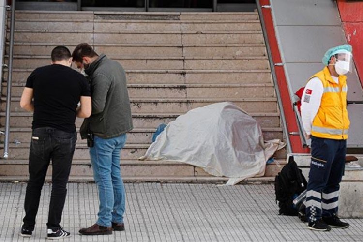 Ankara'da korkun&ccedil; olay! Merdivenlerde b&ouml;yle bulundu